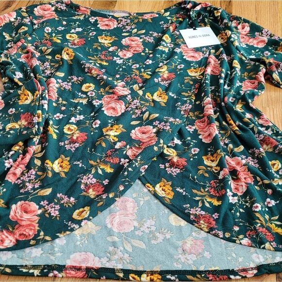 NWT Floral Crossover Sweater Reversible A&D - Picture 5 of 5